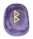 Pierre de runes ésotériques de couleur violette.